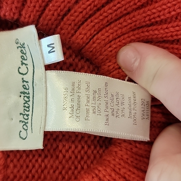 Womens puff vest and sweater - Picture 4 of 4